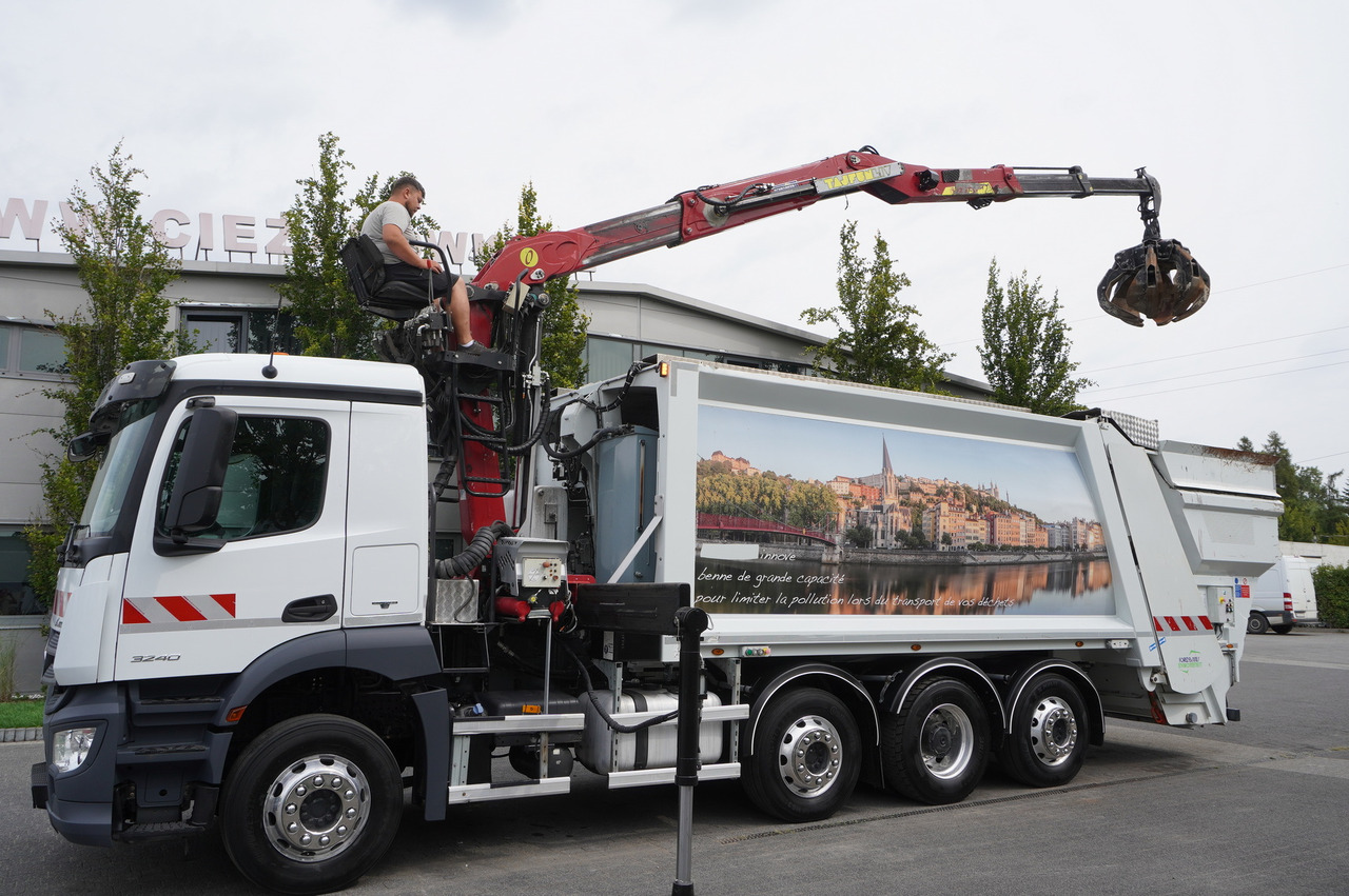 MERCEDES-BENZ Antos 3240 8x2 / Tajfun 5T crane / Farid Industries garbage truck/ 3 steered axles - Vakuumski tovornjak: slika 1 MERCEDES-BENZ Antos 3240 8x2 / Tajfun 5T crane / Farid Industries garbage truck/ 3 steered axles - Vakuumski tovornjak: slika 1