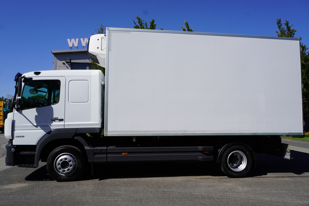 MERCEDES-BENZ Atego 1223 / Bitemperature Refrigerator 12 EPAL / Full ADR / Sleeper cab / 175 tho. km - Tovornjak hladilnik: slika 2 MERCEDES-BENZ Atego 1223 / Bitemperature Refrigerator 12 EPAL / Full ADR / Sleeper cab / 175 tho. km - Tovornjak hladilnik: slika 2