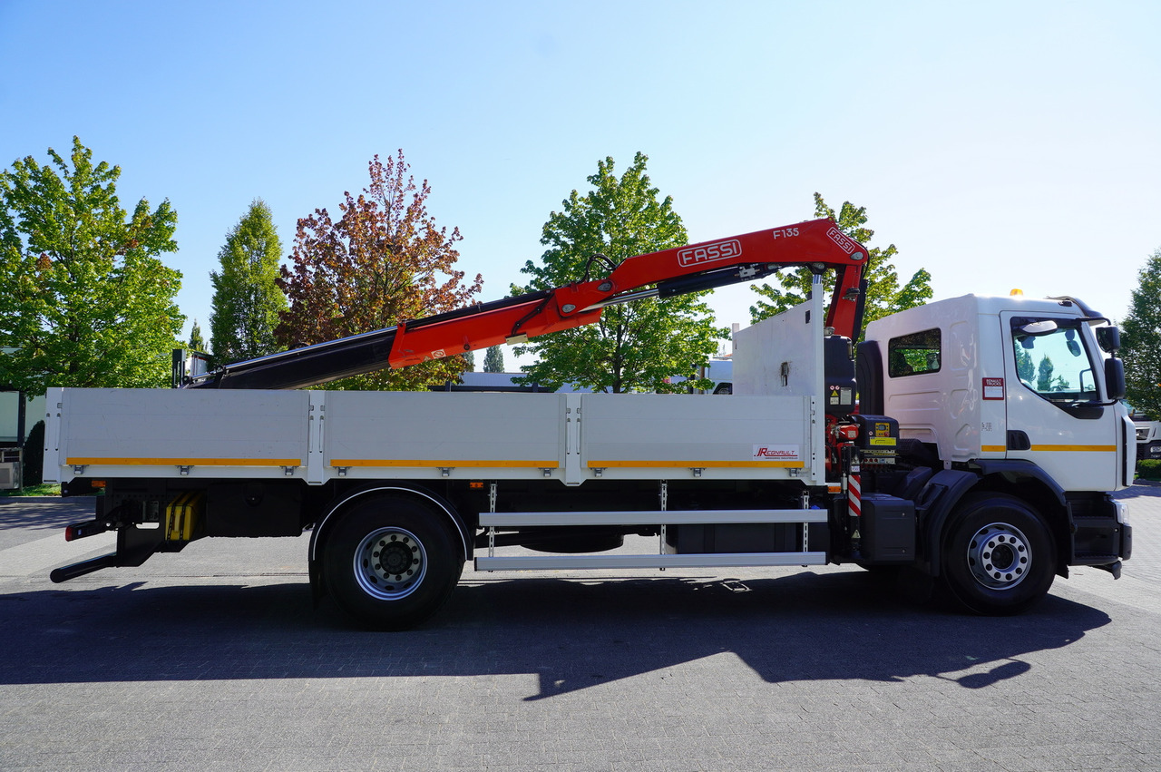 RENAULT C280 DTI 8 / FASSI crane 5.6 T / range 8 m / Flatbed 15 EPAL - Tovornjak z dvigalom: slika 2 RENAULT C280 DTI 8 / FASSI crane 5.6 T / range 8 m / Flatbed 15 EPAL - Tovornjak z dvigalom: slika 2