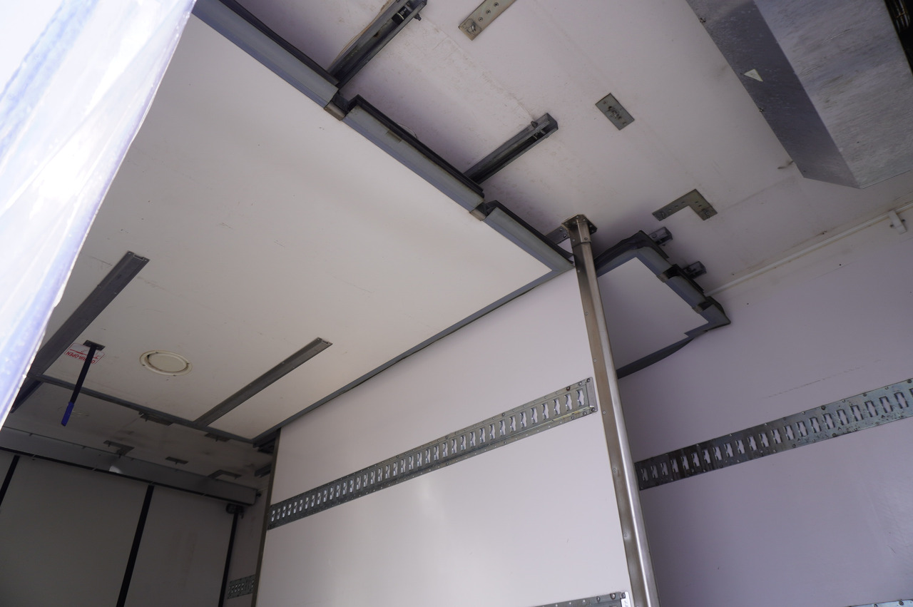 Tovornjak hladilnik RENAULT D12 / Lamberet refrigerated truck / Dhollandia tail lift 1500 kg / 130 thousand km !!: slika 13 Tovornjak hladilnik RENAULT D12 / Lamberet refrigerated truck / Dhollandia tail lift 1500 kg / 130 thousand km !!: slika 13