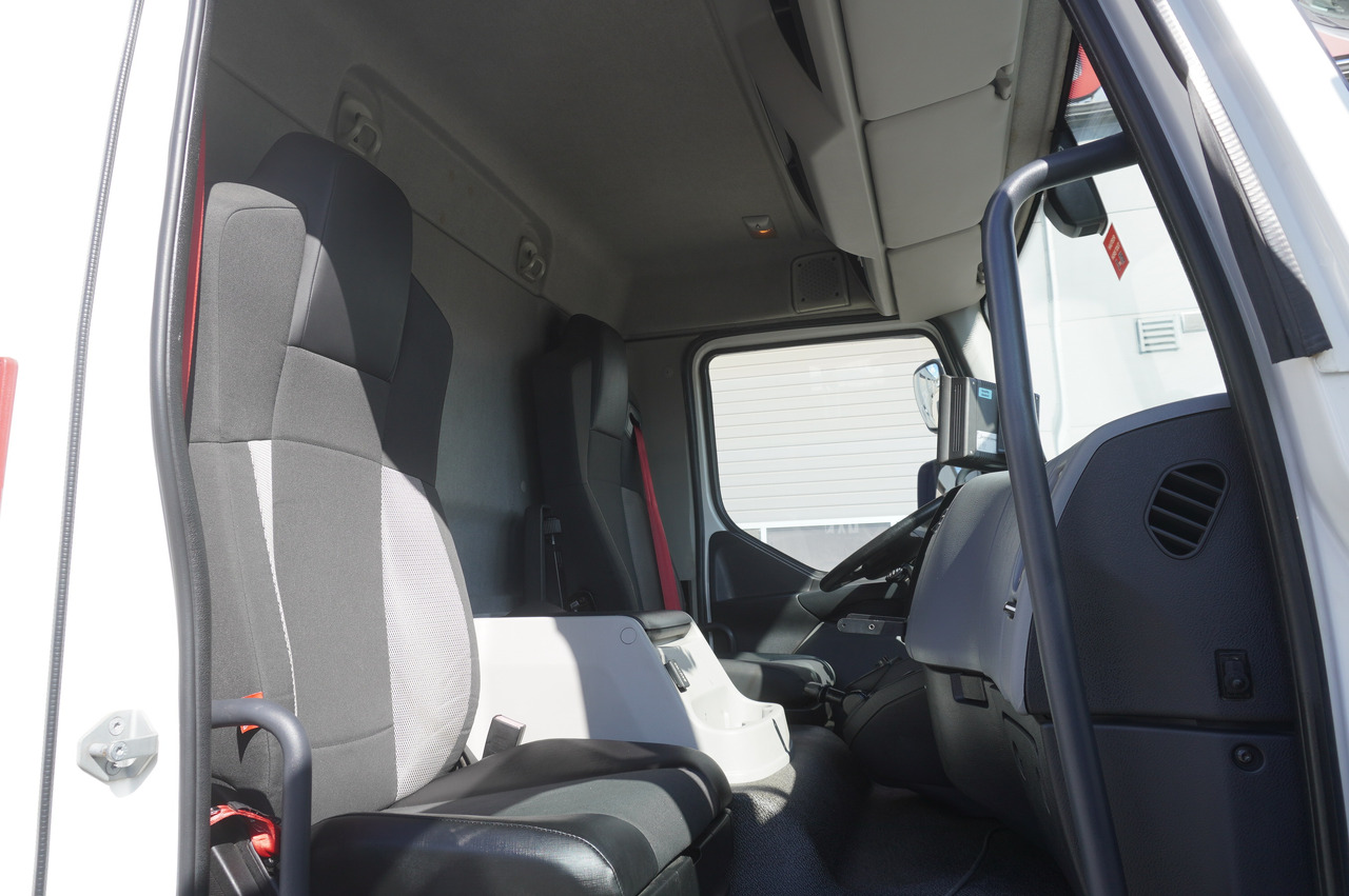 Tovornjak hladilnik RENAULT D12 / Lamberet refrigerated truck / Dhollandia tail lift 1500 kg / 130 thousand km !!: slika 22 Tovornjak hladilnik RENAULT D12 / Lamberet refrigerated truck / Dhollandia tail lift 1500 kg / 130 thousand km !!: slika 22