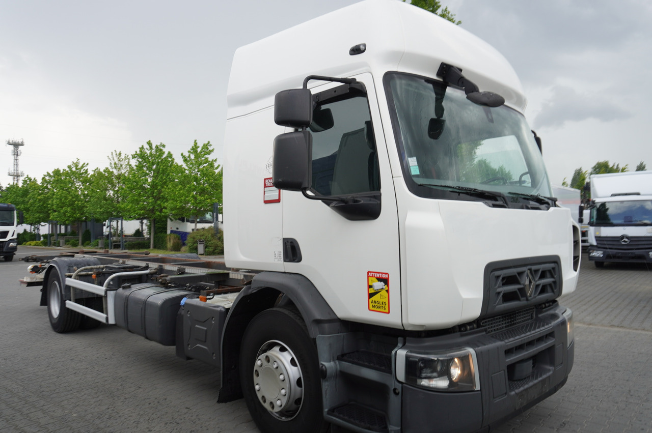 RENAULT D19 Wide Glob / BDF / load capacity 11t / 280 thousand km / tail lift - Tovornjak-šasija: slika 1 RENAULT D19 Wide Glob / BDF / load capacity 11t / 280 thousand km / tail lift - Tovornjak-šasija: slika 1