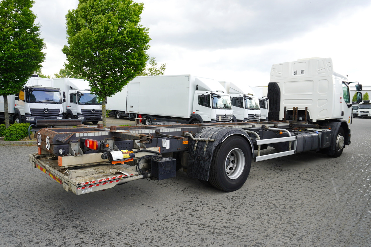 RENAULT D19 Wide Glob / BDF / load capacity 11t / 280 thousand km / tail lift - Tovornjak-šasija: slika 5 RENAULT D19 Wide Glob / BDF / load capacity 11t / 280 thousand km / tail lift - Tovornjak-šasija: slika 5