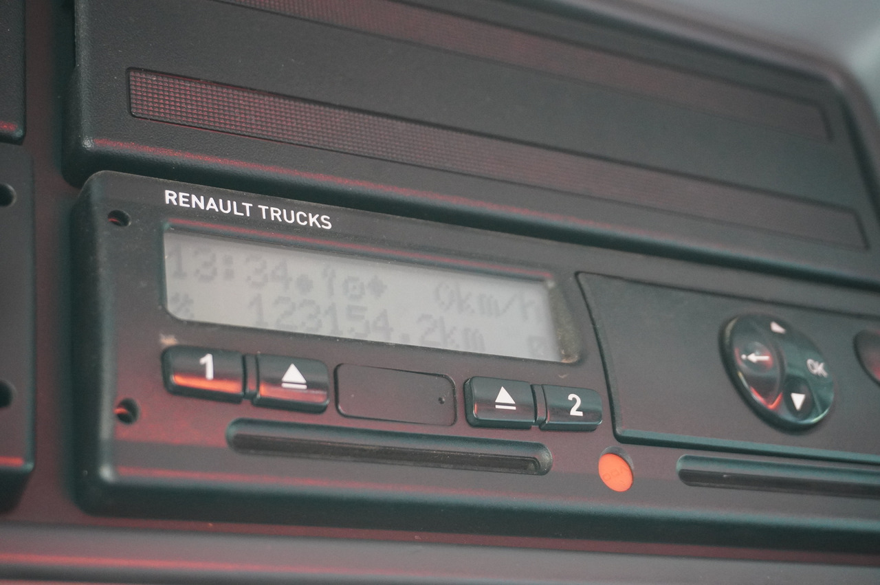 RENAULT K380 6×4 / FASSI F175 crane 7.85 t / 120 thousand km! / 2-sided tipper - Tovornjak z dvigalom: slika 2 RENAULT K380 6×4 / FASSI F175 crane 7.85 t / 120 thousand km! / 2-sided tipper - Tovornjak z dvigalom: slika 2