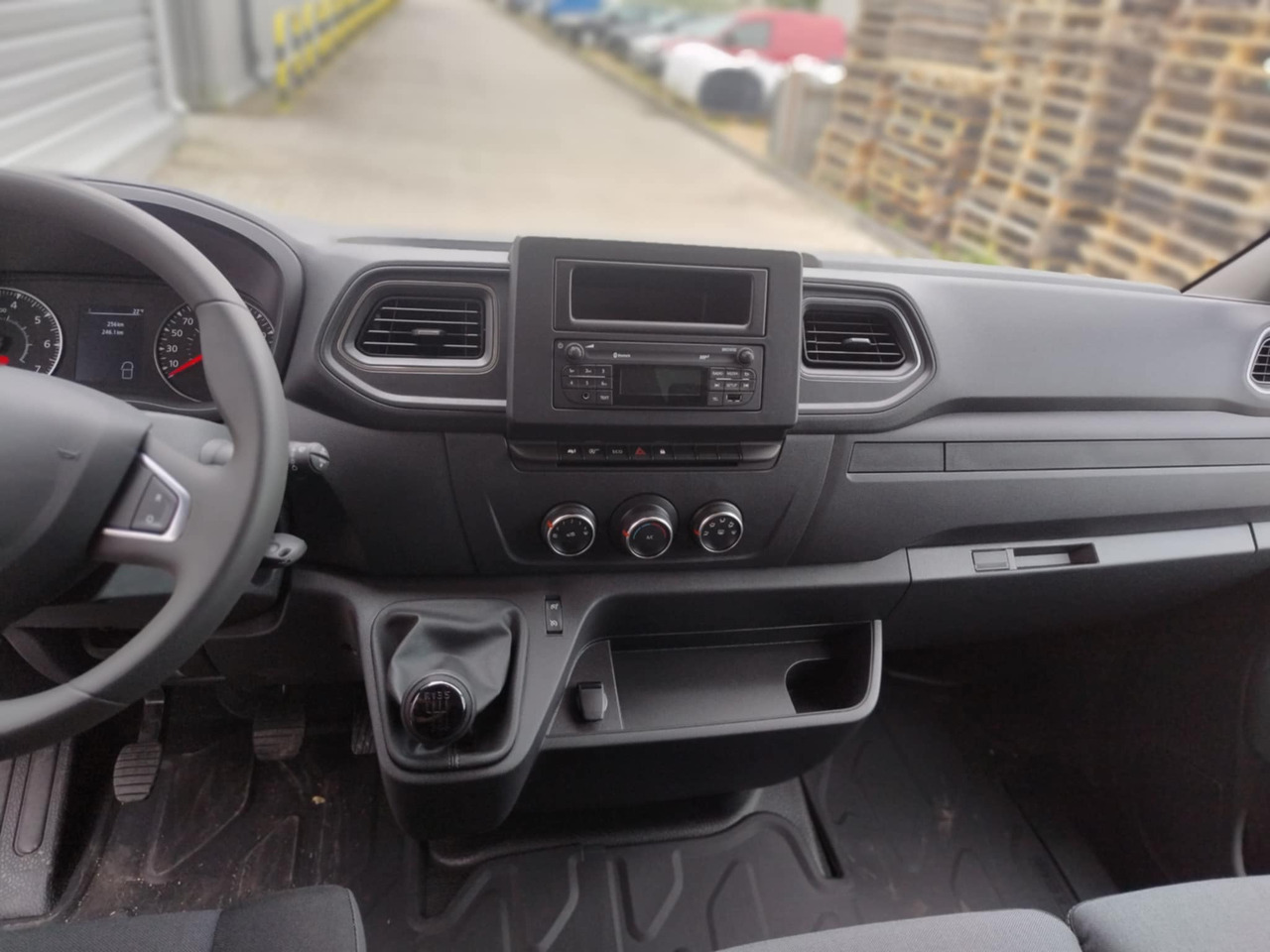 RENAULT Master / BRAND NEW Box van - Dostavno vozilo z zabojnikom: slika 4 RENAULT Master / BRAND NEW Box van - Dostavno vozilo z zabojnikom: slika 4