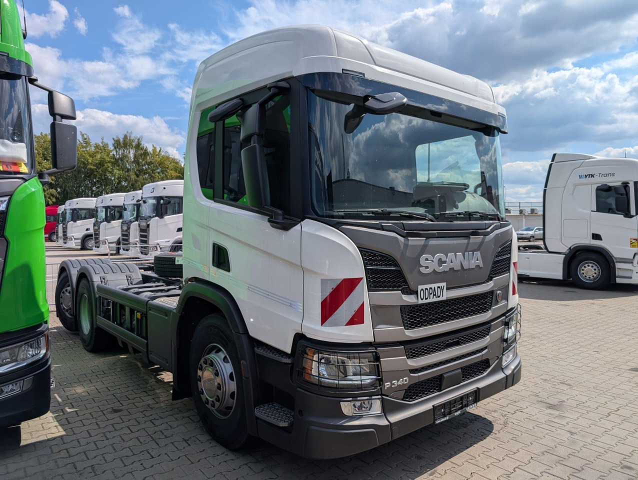 SCANIA P 340 B6x2*4NA / chassis frame / steering axle / CNG / large cab / 8 units - Tovornjak-šasija: slika 2 SCANIA P 340 B6x2*4NA / chassis frame / steering axle / CNG / large cab / 8 units - Tovornjak-šasija: slika 2