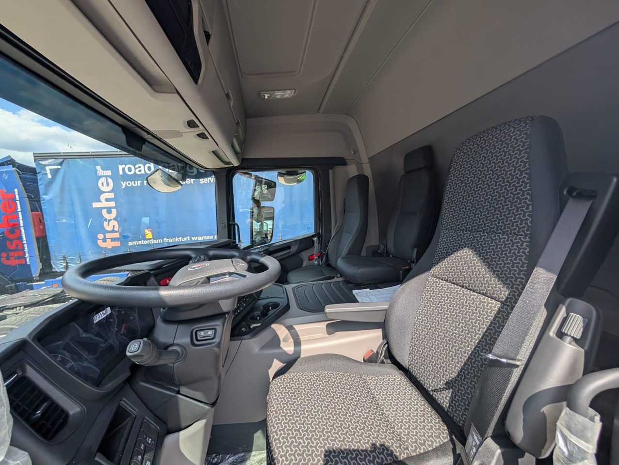 SCANIA P 340 B6x2*4NA / chassis frame / steering axle / CNG / large cab / 8 units - Tovornjak-šasija: slika 5 SCANIA P 340 B6x2*4NA / chassis frame / steering axle / CNG / large cab / 8 units - Tovornjak-šasija: slika 5