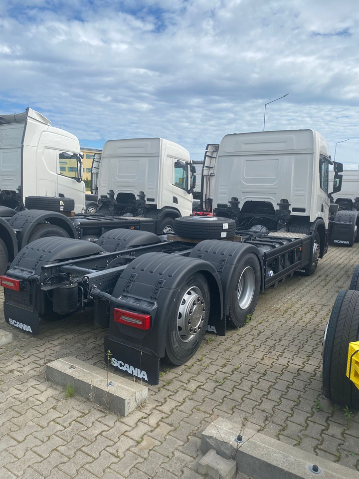 SCANIA P 340 B6x2*4NA / chassis frame / steering axle / CNG / large cab / 8 units - Tovornjak-šasija: slika 4 SCANIA P 340 B6x2*4NA / chassis frame / steering axle / CNG / large cab / 8 units - Tovornjak-šasija: slika 4
