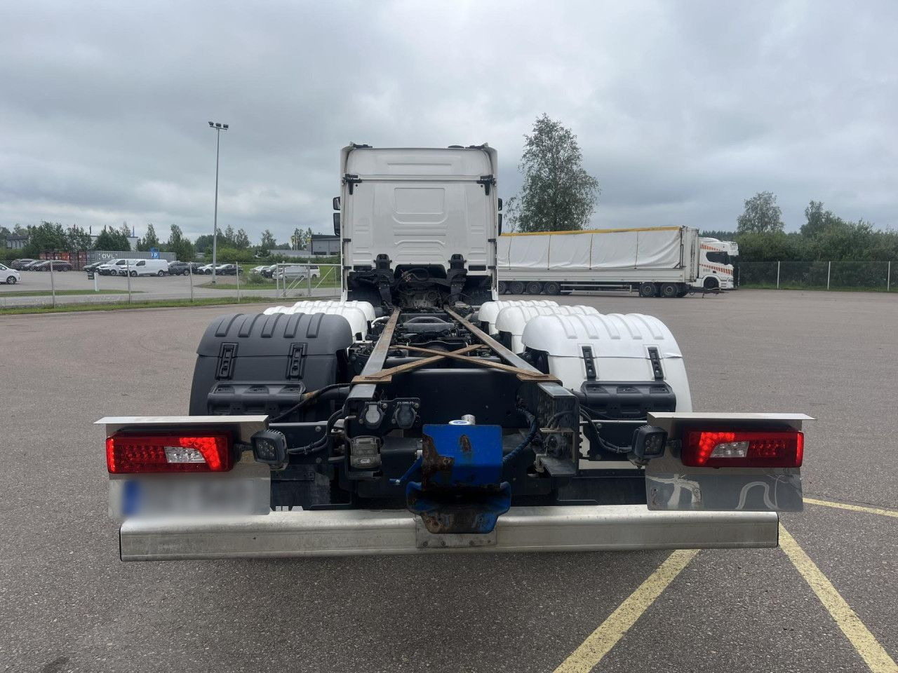 SCANIA R560 B8x4*4 / Chassis / sleeper cab / Power take-off - Tovornjak-šasija: slika 5 SCANIA R560 B8x4*4 / Chassis / sleeper cab / Power take-off - Tovornjak-šasija: slika 5