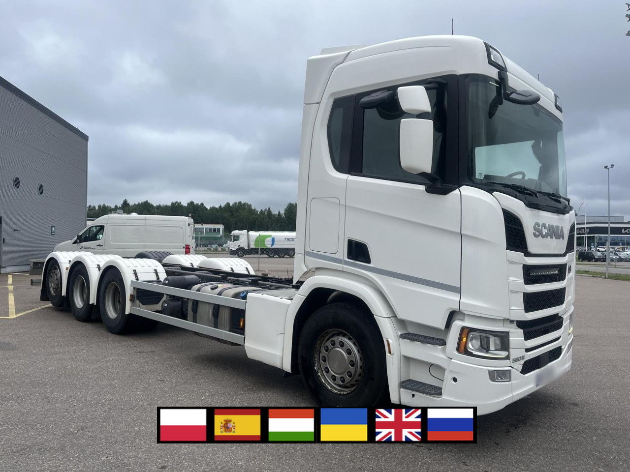 SCANIA R560 B8x4*4 / Chassis / sleeper cab / Power take-off - Tovornjak z dvigalom: slika 1 SCANIA R560 B8x4*4 / Chassis / sleeper cab / Power take-off - Tovornjak z dvigalom: slika 1