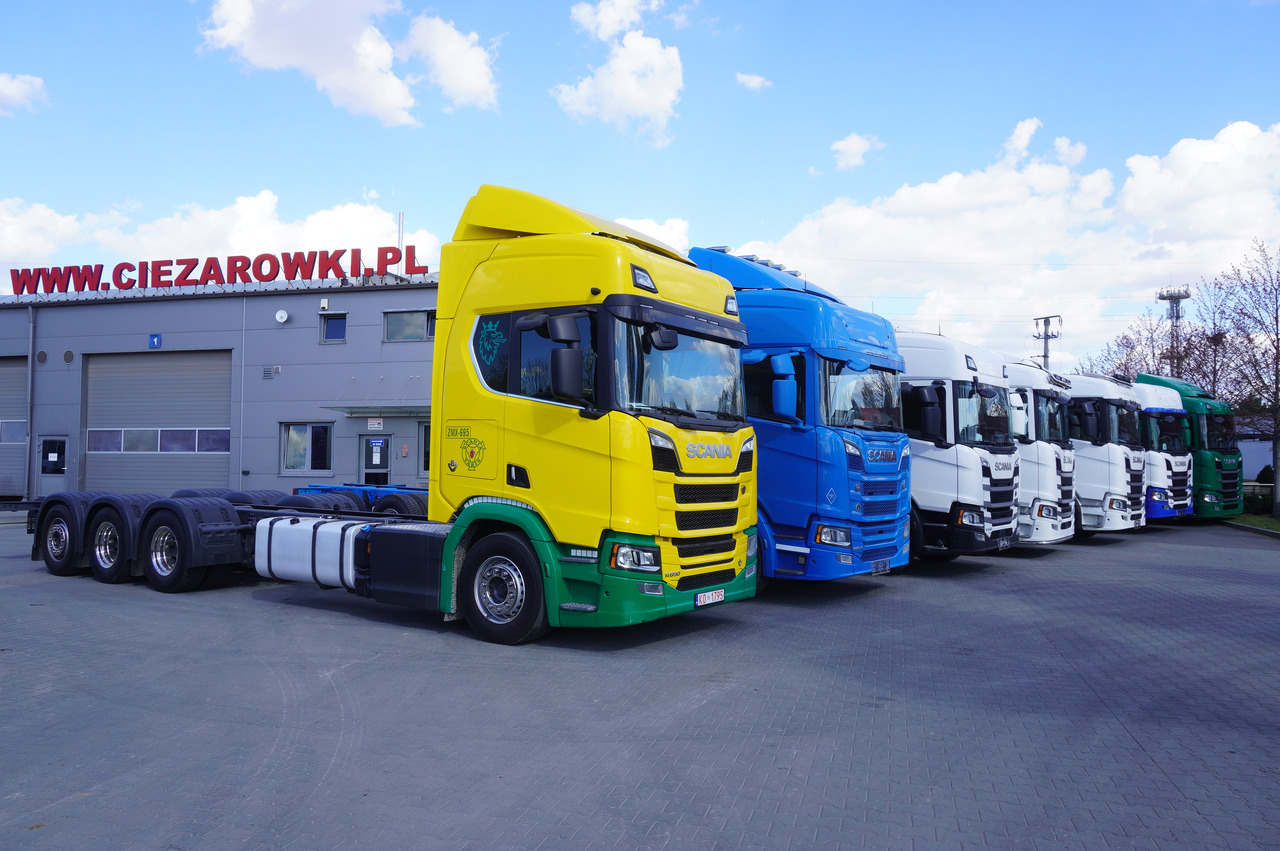 SCANIA R650 V8 / 650 HP/ frame 8.8 m / steered 4th axis / 20 units - Tovornjak z dvigalom: slika 1 SCANIA R650 V8 / 650 HP/ frame 8.8 m / steered 4th axis / 20 units - Tovornjak z dvigalom: slika 1