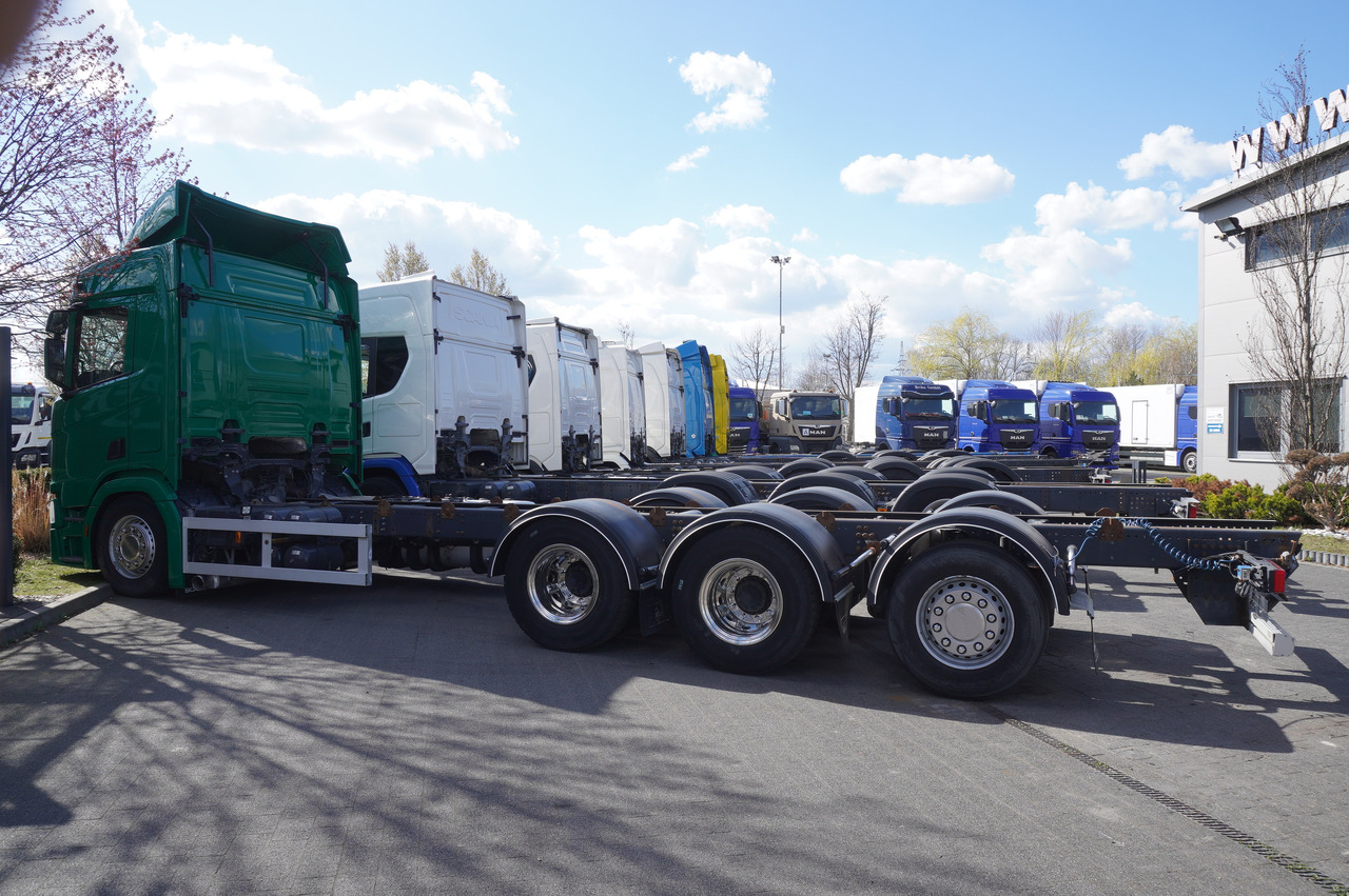 SCANIA R650 V8 / 650 HP/ frame 8.8 m / steered 4th axis / 20 units - Tovornjak z dvigalom: slika 3 SCANIA R650 V8 / 650 HP/ frame 8.8 m / steered 4th axis / 20 units - Tovornjak z dvigalom: slika 3