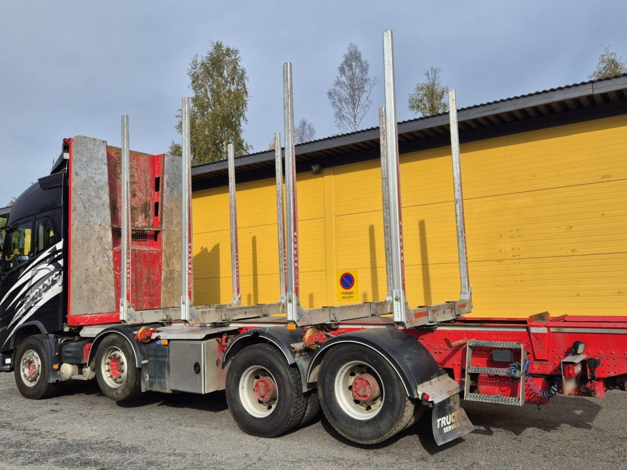 VOLVO FH 750 8x4 / 2 lifted axles / timber truck - Tovornjak za prevoz lesa: slika 2 VOLVO FH 750 8x4 / 2 lifted axles / timber truck - Tovornjak za prevoz lesa: slika 2