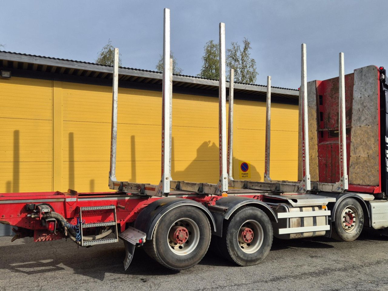VOLVO FH 750 8x4 / 2 lifted axles / timber truck - Tovornjak-šasija: slika 4 VOLVO FH 750 8x4 / 2 lifted axles / timber truck - Tovornjak-šasija: slika 4