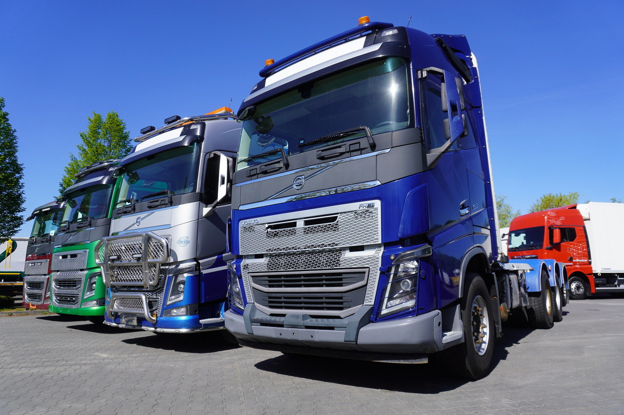 VOLVO FH16 750 / 750 HP! / chassis / 4 units 8x4 - Tovornjak z dvigalom: slika 4 VOLVO FH16 750 / 750 HP! / chassis / 4 units 8x4 - Tovornjak z dvigalom: slika 4