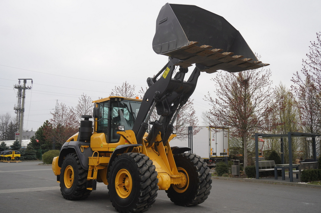 VOLVO L120H - Kolesni nakladalec: slika 4 VOLVO L120H - Kolesni nakladalec: slika 4