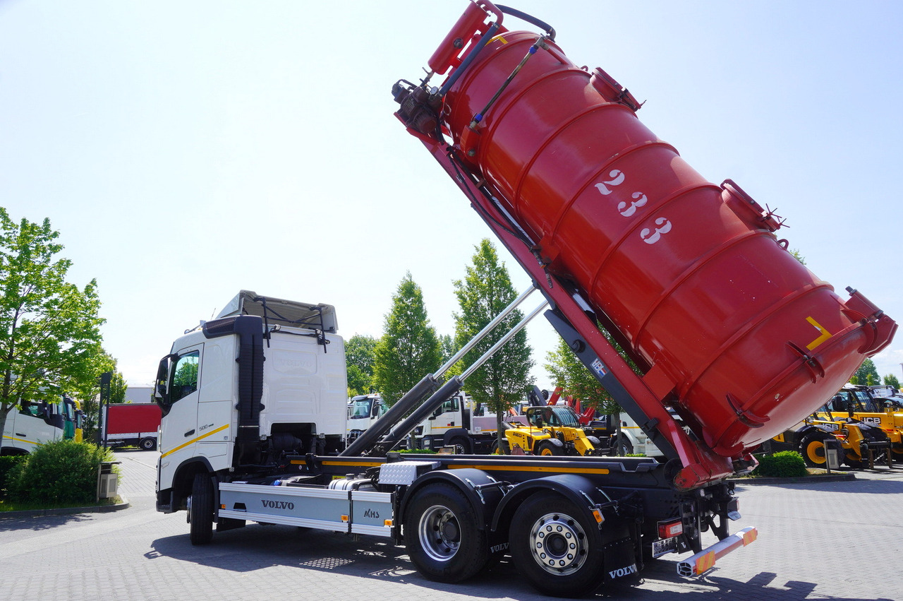 VOLVO Volvo FH 500 / Septic barrel 13000 l / Hook lift 21 t / 2022 / 3rd axle steered / 2 units - Cisterna za gnojevko: slika 4 VOLVO Volvo FH 500 / Septic barrel 13000 l / Hook lift 21 t / 2022 / 3rd axle steered / 2 units - Cisterna za gnojevko: slika 4