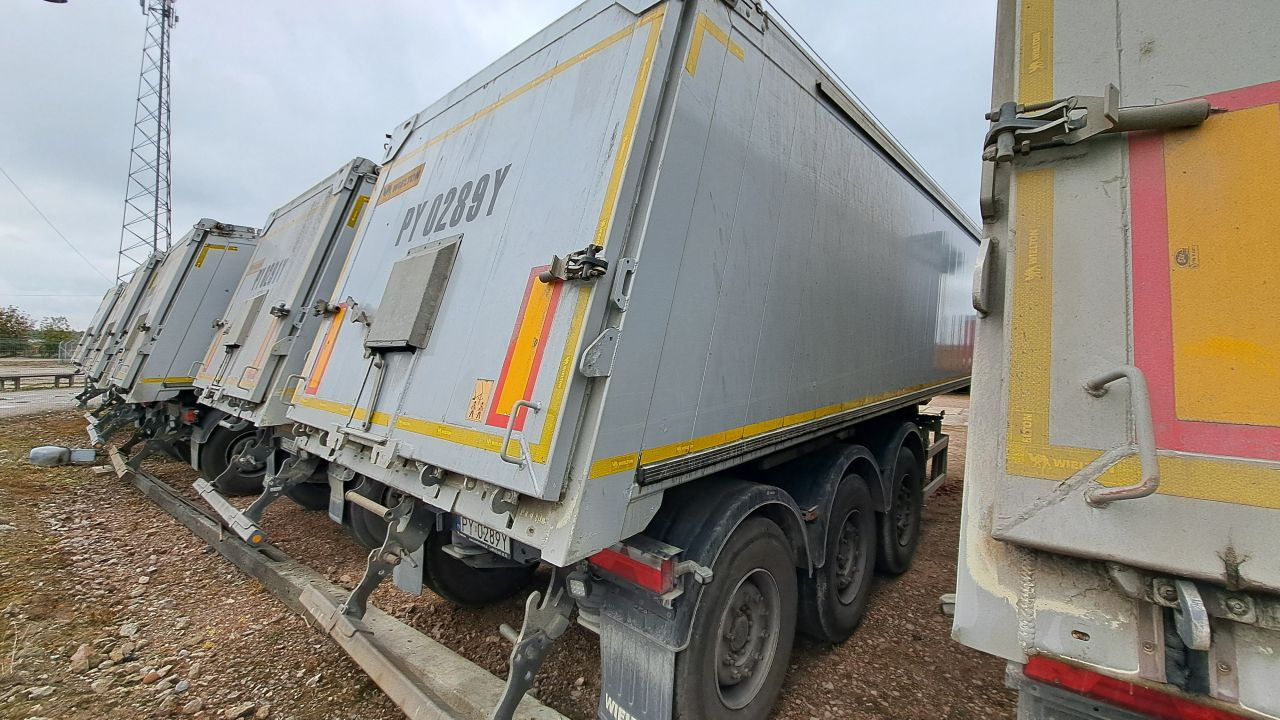 WIELTON NW-3 / weight 6.2 t / capacity 38m3 / Electrically folded roof / Teflon / 20 units, 2022 - Kiper polprikolica: slika 3 WIELTON NW-3 / weight 6.2 t / capacity 38m3 / Electrically folded roof / Teflon / 20 units, 2022 - Kiper polprikolica: slika 3