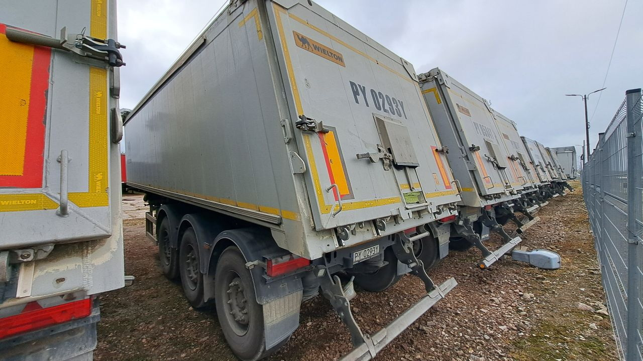 WIELTON NW-3 / weight 6.2 t / capacity 38m3 / Electrically folded roof / Teflon / 20 units, 2022 - Kiper polprikolica: slika 4 WIELTON NW-3 / weight 6.2 t / capacity 38m3 / Electrically folded roof / Teflon / 20 units, 2022 - Kiper polprikolica: slika 4