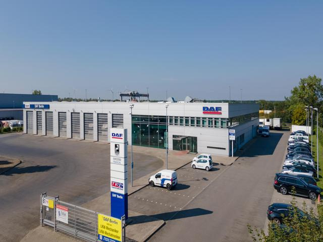 DAF XB 290 FA 16 to. Curtainsider LBW 1.5 AHK - Tovornjak s ponjavo: slika 1 DAF XB 290 FA 16 to. Curtainsider LBW 1.5 AHK - Tovornjak s ponjavo: slika 1