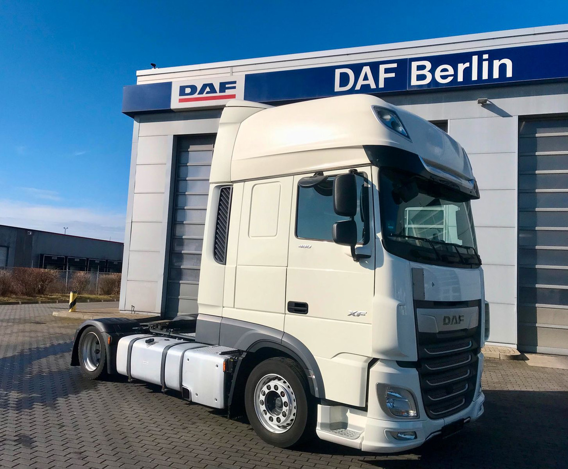 DAF XF 480 FT SSC Low Deck Standklima MX-EngineBrake - Vlačilec: slika 1 DAF XF 480 FT SSC Low Deck Standklima MX-EngineBrake - Vlačilec: slika 1