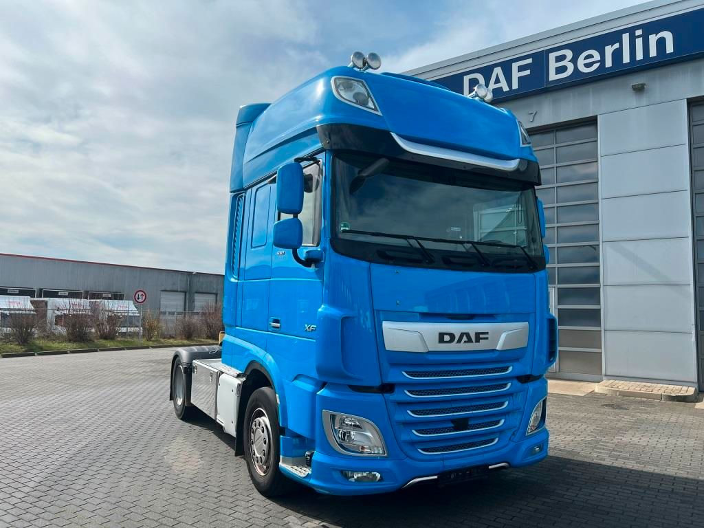 DAF XF 530 FT SSC Retarder Standklima Navigation - Vlačilec: slika 1 DAF XF 530 FT SSC Retarder Standklima Navigation - Vlačilec: slika 1