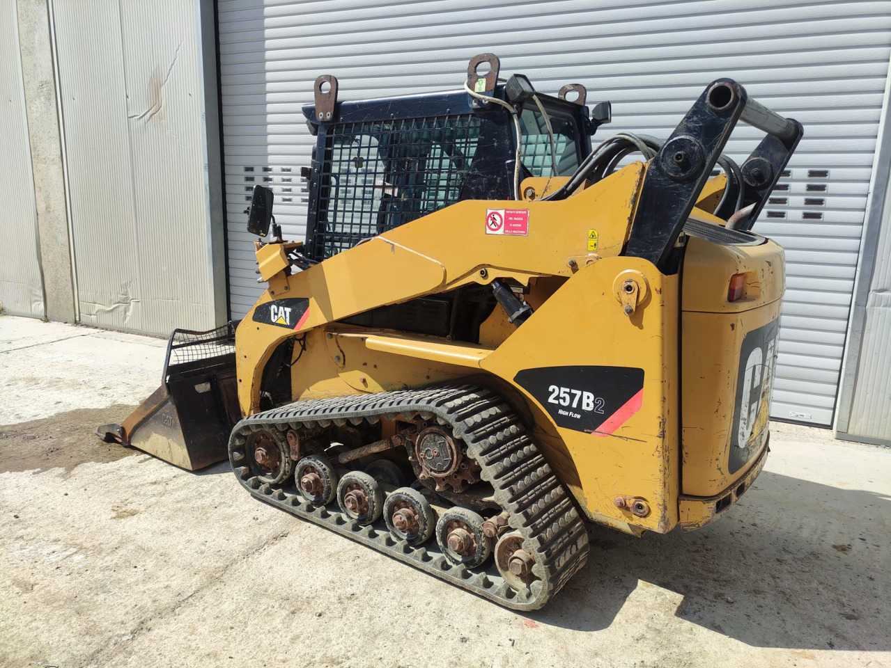 CATERPILLAR 257B2 - Kompaktni nakladalnik na gosenicah: slika 2 CATERPILLAR 257B2 - Kompaktni nakladalnik na gosenicah: slika 2