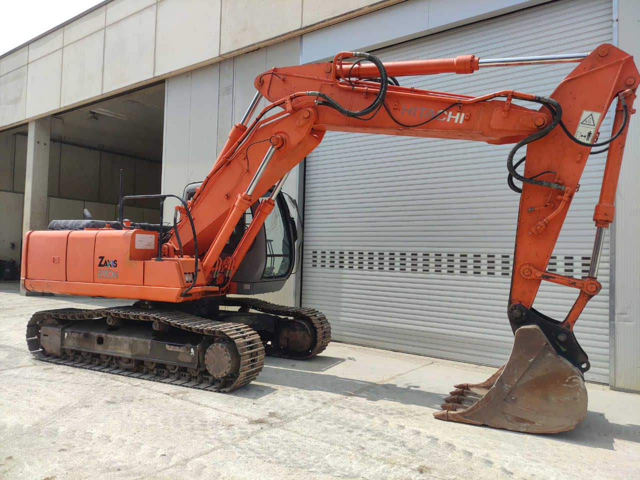 HITACHI ZX210N - Bager goseničar: slika 3 HITACHI ZX210N - Bager goseničar: slika 3