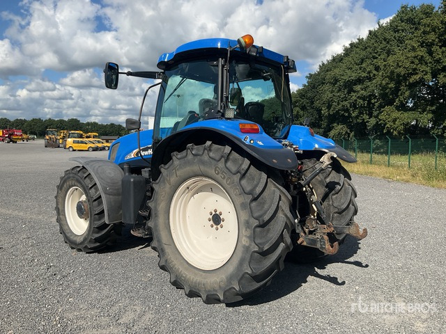 2004 New Holland TS135 A 4WD Tractor - Traktor: slika 3 2004 New Holland TS135 A 4WD Tractor - Traktor: slika 3