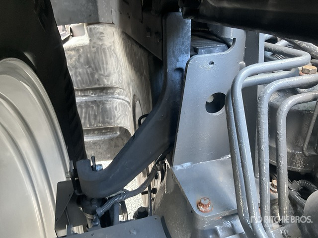 2015 Massey Ferguson 8737 4WD Tractor - Traktor: slika 3 2015 Massey Ferguson 8737 4WD Tractor - Traktor: slika 3