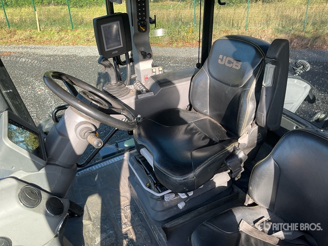 2016 JCB Fastrac 4220 4WD Tractor - Traktor: slika 5 2016 JCB Fastrac 4220 4WD Tractor - Traktor: slika 5