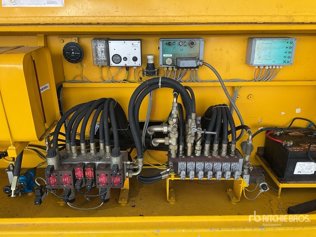 2000 Liftlux SL205-25D 4x4 4WDS/P Scissor Lift - Škarjasta dvižna ploščad: slika 5 2000 Liftlux SL205-25D 4x4 4WDS/P Scissor Lift - Škarjasta dvižna ploščad: slika 5