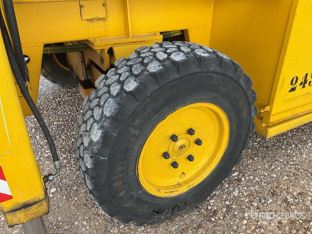 2000 Liftlux SL205-25D 4x4 4WDS/P Scissor Lift - Škarjasta dvižna ploščad: slika 4 2000 Liftlux SL205-25D 4x4 4WDS/P Scissor Lift - Škarjasta dvižna ploščad: slika 4