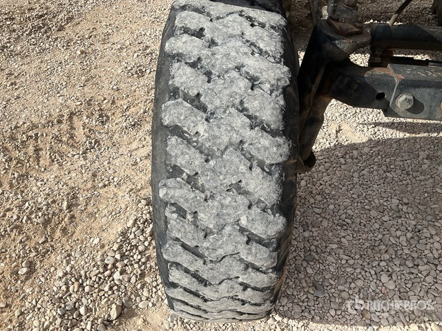 2003 New Holland TS110 2WD Tractor - Traktor: slika 5 2003 New Holland TS110 2WD Tractor - Traktor: slika 5