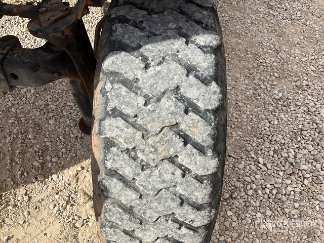 2003 New Holland TS110 2WD Tractor - Traktor: slika 4 2003 New Holland TS110 2WD Tractor - Traktor: slika 4