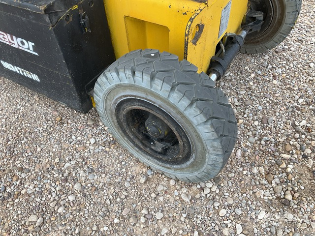 2006 Haulotte HA12IP 2WD Electric Articulating Boom Lift - Zglobna dvižna ploščad: slika 5 2006 Haulotte HA12IP 2WD Electric Articulating Boom Lift - Zglobna dvižna ploščad: slika 5