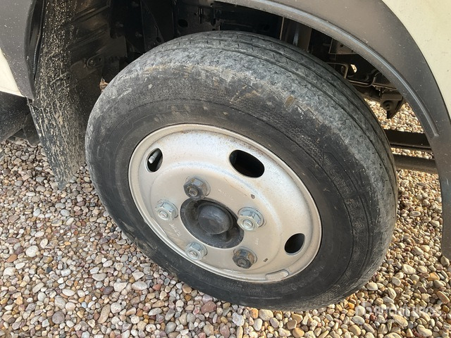 2006 Isuzu Elf 4x2 Crew Cab Flatbed Truck - Tovornjak s kesonom: slika 5 2006 Isuzu Elf 4x2 Crew Cab Flatbed Truck - Tovornjak s kesonom: slika 5