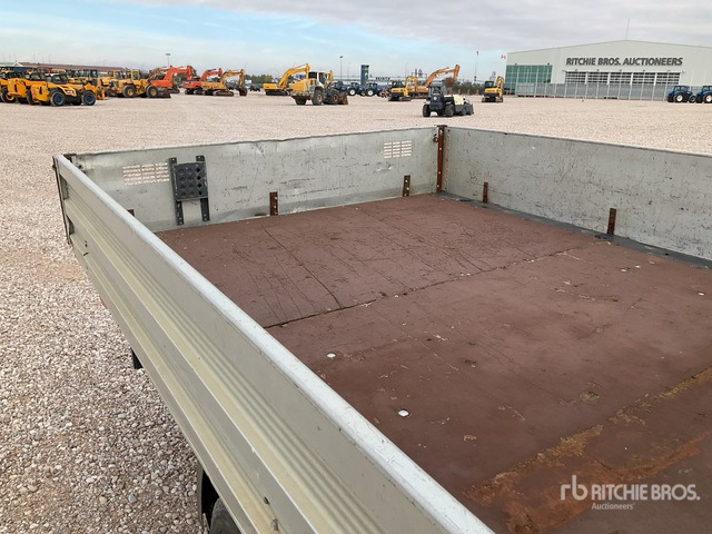 2006 Isuzu NPR77 4x2 Crew Cab Flatbed Truck - Tovornjak s kesonom: slika 4 2006 Isuzu NPR77 4x2 Crew Cab Flatbed Truck - Tovornjak s kesonom: slika 4