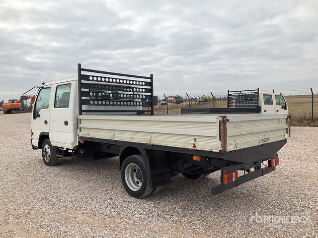 2006 Isuzu NPR77 4x2 Crew Cab Flatbed Truck - Tovornjak s kesonom: slika 2 2006 Isuzu NPR77 4x2 Crew Cab Flatbed Truck - Tovornjak s kesonom: slika 2