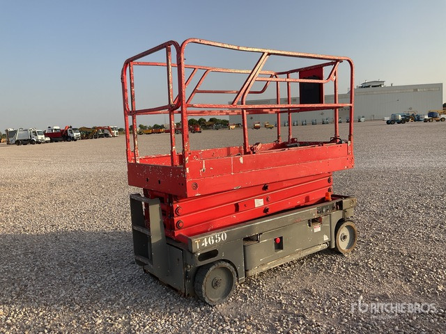 2007 Haulotte Compact 10 Electric (Inoperable) Scissor Lift - Škarjasta dvižna ploščad: slika 4 2007 Haulotte Compact 10 Electric (Inoperable) Scissor Lift - Škarjasta dvižna ploščad: slika 4