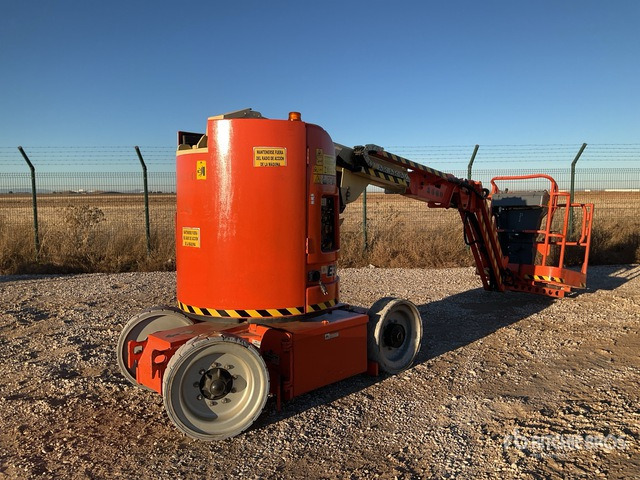 2007 JLG E300 AJP 2WD Electric Articulating Boom Lift - Zglobna dvižna ploščad: slika 2 2007 JLG E300 AJP 2WD Electric Articulating Boom Lift - Zglobna dvižna ploščad: slika 2