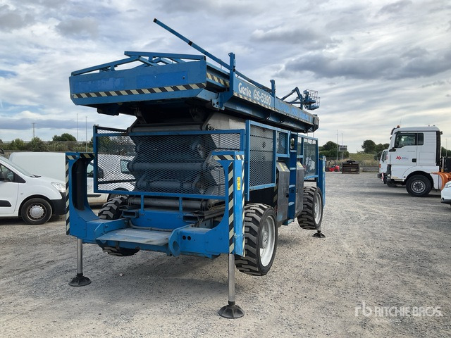 2008 Genie GS-5390RT 4x4 Diesel Scissor Lift - Škarjasta dvižna ploščad: slika 3 2008 Genie GS-5390RT 4x4 Diesel Scissor Lift - Škarjasta dvižna ploščad: slika 3