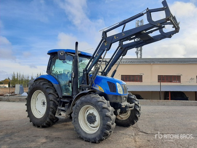 2008 New Holland T6010 Plus, con pala 4WD Tractor - Traktor: slika 4 2008 New Holland T6010 Plus, con pala 4WD Tractor - Traktor: slika 4
