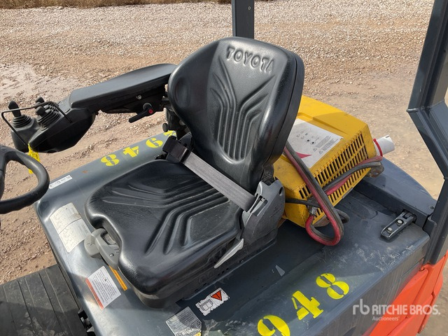 2014 Toyota 8FBMKT25 Forklift - Viličar: slika 3 2014 Toyota 8FBMKT25 Forklift - Viličar: slika 3