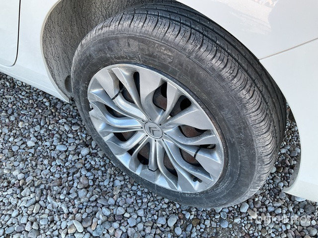 2015 Citroen C4 Blue Hdi Automobile - Avtomobil: slika 4 2015 Citroen C4 Blue Hdi Automobile - Avtomobil: slika 4