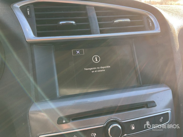 2015 Citroen C4 Blue Hdi Automobile - Avtomobil: slika 5 2015 Citroen C4 Blue Hdi Automobile - Avtomobil: slika 5