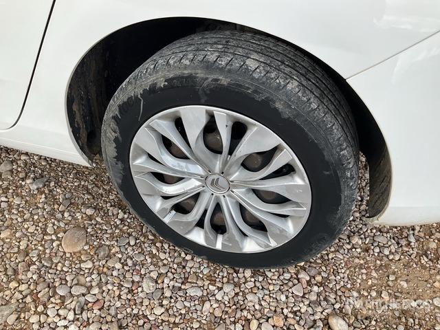 2015 Citroen C4 BlueHDI Automobile - Avtomobil: slika 3 2015 Citroen C4 BlueHDI Automobile - Avtomobil: slika 3