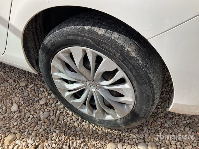 2015 Citroen C4 BlueHDI Automobile - Avtomobil: slika 4 2015 Citroen C4 BlueHDI Automobile - Avtomobil: slika 4