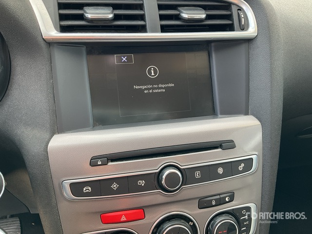 2015 Citroen C4 BlueHDI Automobile - Avtomobil: slika 3 2015 Citroen C4 BlueHDI Automobile - Avtomobil: slika 3