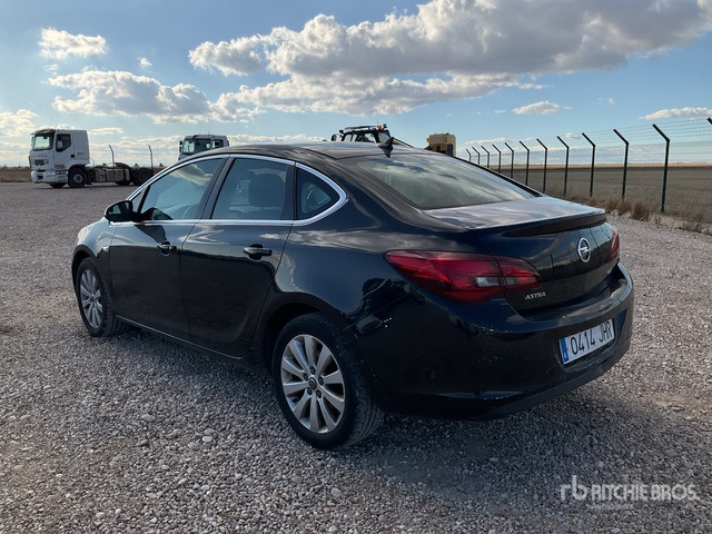 2015 Opel Astra Automobile - Avtomobil: slika 4 2015 Opel Astra Automobile - Avtomobil: slika 4